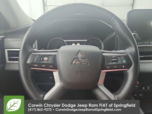 Used 2024 Mitsubishi Outlander SE image 21