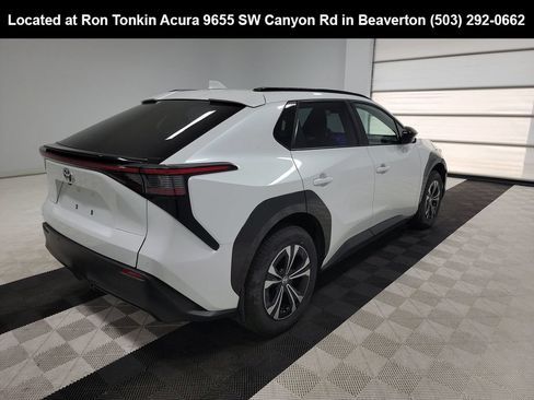 Used 2024 Toyota bZ4X AWD w/ Weather Package image 5