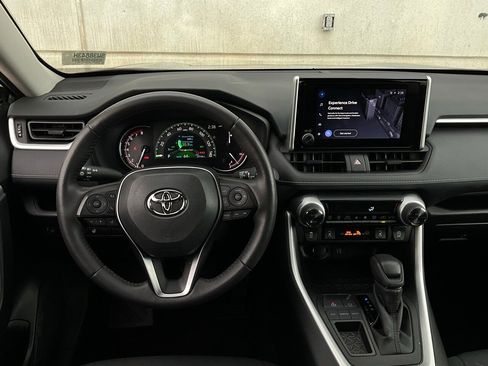 Used 2025 Toyota RAV4 XLE image 14