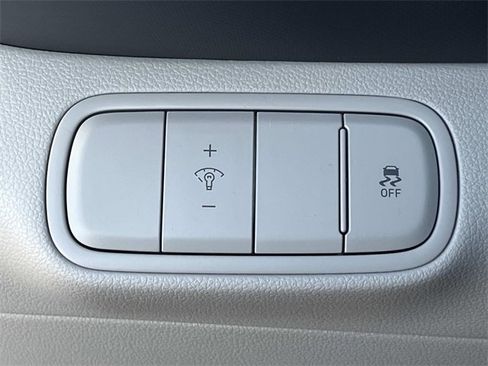 Used 2026 Hyundai Venue SEL image 25