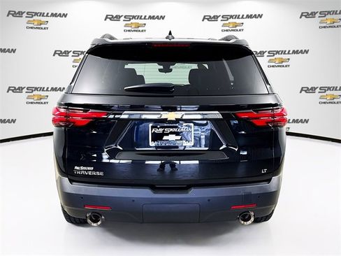 Used 2023 Chevrolet Traverse LT w/ LT Premium Package image 6