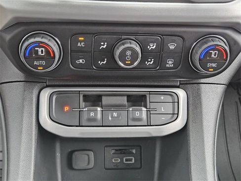 Used 2023 GMC Acadia SLT image 20