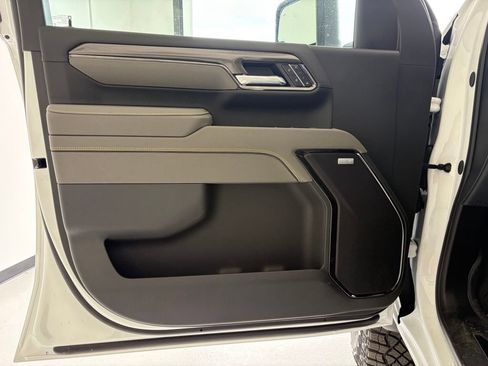 New 2026 Chevrolet Silverado 2500 ZR2 AWD/4WD image 31