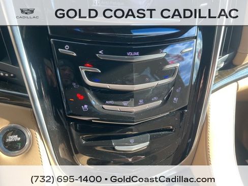 Used 2020 Cadillac Escalade Platinum image 31
