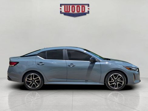 Used 2024 Nissan Sentra SR w/ SR Premium Package FWD image 2