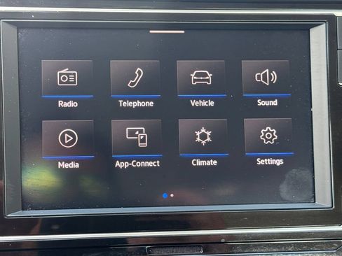 Used 2024 Volkswagen Jetta SE FWD image 25