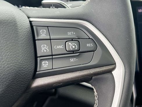Used 2023 Jeep Grand Cherokee 4WD 4xe image 23