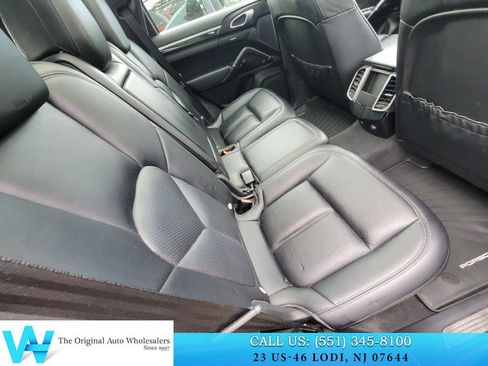 Used 2015 Porsche Cayenne S AWD/4WD image 18