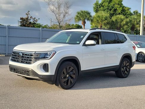 Certified 2026 Volkswagen Atlas SE FWD image 8