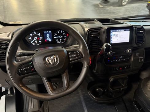 Used 2024 RAM ProMaster 2500 w/ Convenience Group FWD image 13