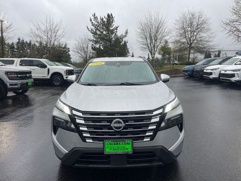 Used 2024 Nissan Rogue SV AWD/4WD image 9