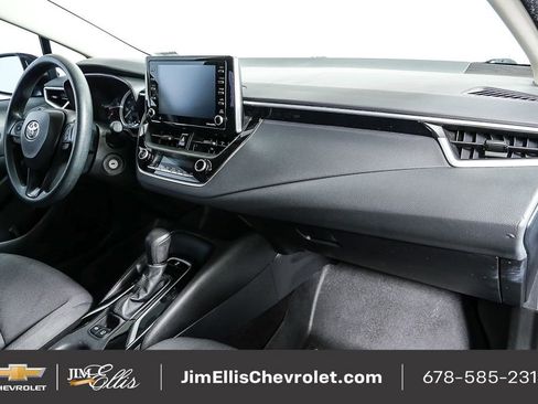 Used 2021 Toyota Corolla LE image 20