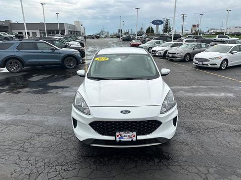 Certified 2020 Ford Escape SE image 3