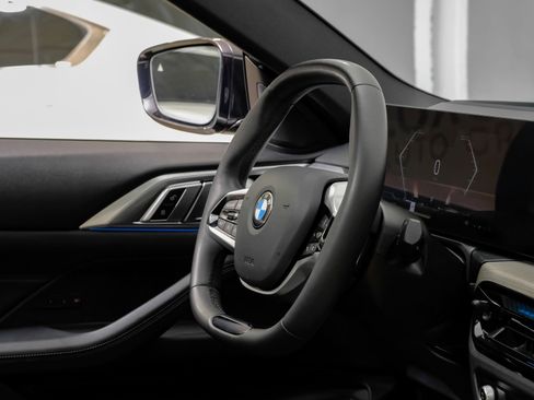 Used 2025 BMW 430i Coupe w/ Premium Package image 18