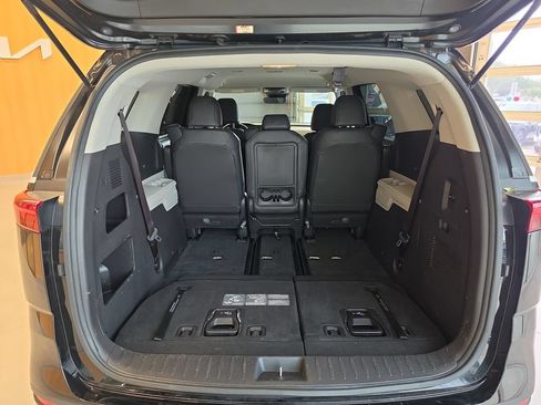 Certified 2022 Kia Carnival LX FWD image 41