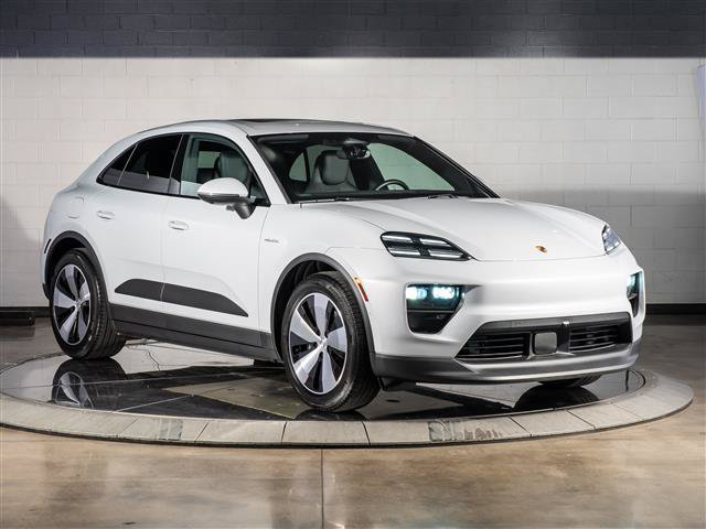 Used 2026 Porsche Macan Electric RWD image 7