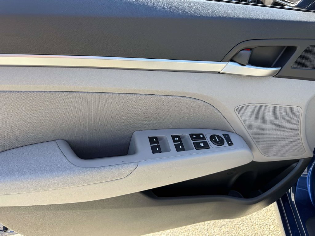 Used 2020 Hyundai Elantra SEL w/ Cargo Package (C1) FWD image 17