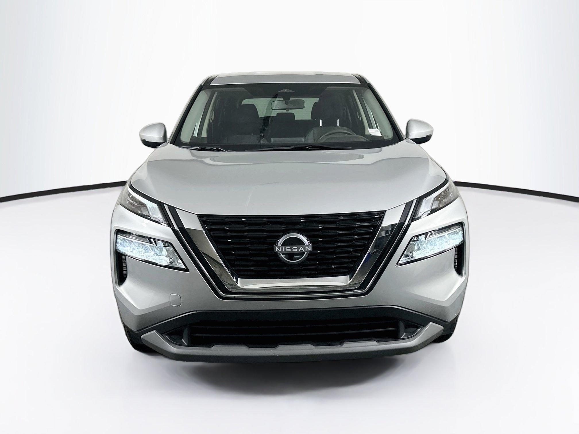 Used 2023 Nissan Rogue SV FWD image 2