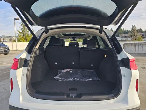 New 2025 INFINITI QX50 Luxe image 17