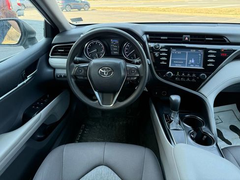 Used 2019 Toyota Camry LE image 8