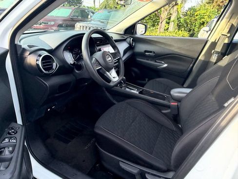 Used 2022 Nissan Kicks SV FWD image 11