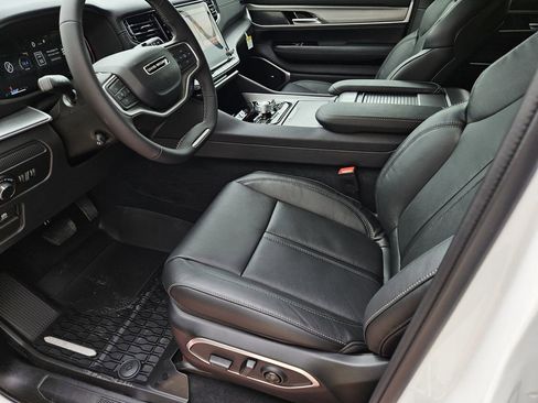 New 2026 Jeep Grand Wagoneer 4WD image 41