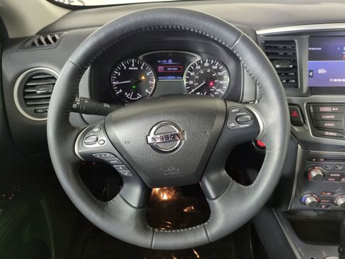 Used 2017 Nissan Pathfinder SL AWD/4WD image 14