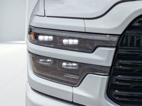 New 2026 RAM 2500 Laramie AWD/4WD image 9