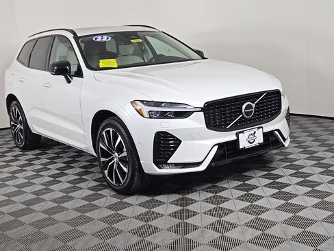 Certified 2023 Volvo XC60 B5 Plus w/ Climate Package image 2