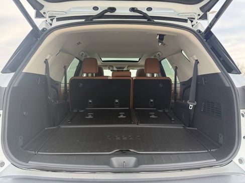 New 2026 Nissan Pathfinder SL image 11