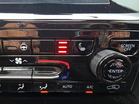 Used 2025 Jeep Grand Cherokee L Laredo w/ Luxury Tech Group I image 13