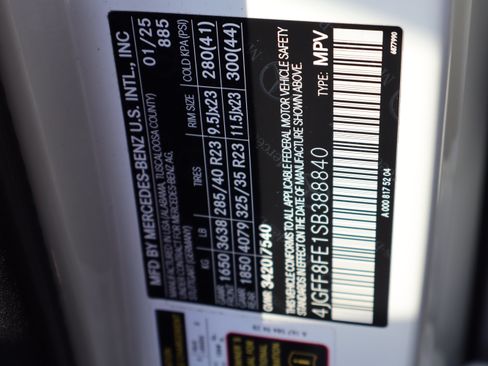 Used 2025 Mercedes-Benz GLS 580 4MATIC image 58