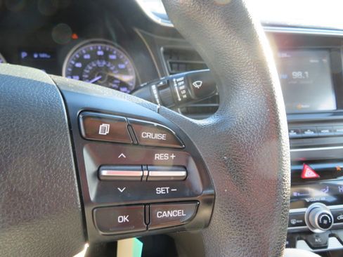 Used 2020 Hyundai Elantra SEL image 24