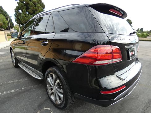 Used 2016 Mercedes-Benz GLE 350 w/ Premium Package image 13