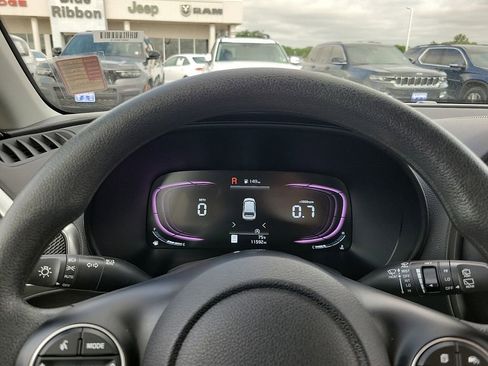 Used 2025 Kia Soul LX FWD image 18