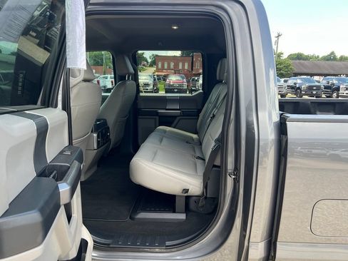 Used 2022 Ford F250 XLT w/ Black Appearance Package AWD/4WD image 16