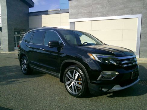 Used 2017 Honda Pilot Touring image 32