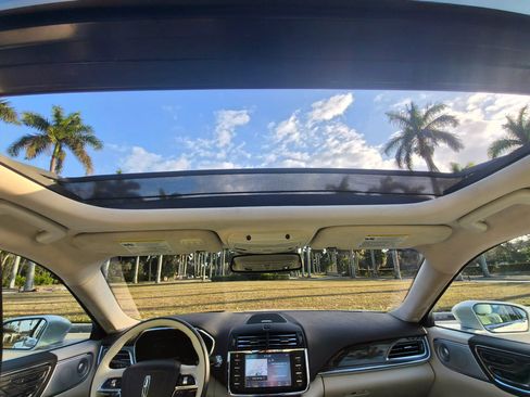 Used 2020 Lincoln Continental Black Label image 11