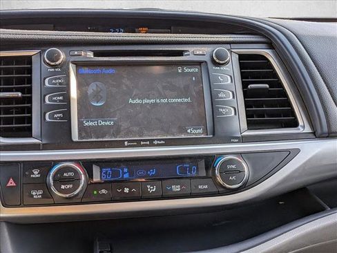 Used 2016 Toyota Highlander Plus image 11