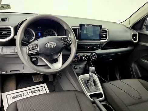 Used 2021 Hyundai Venue SE FWD image 11