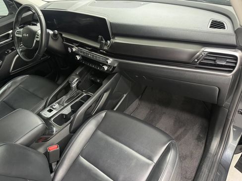 Used 2024 Kia Telluride LX FWD image 12