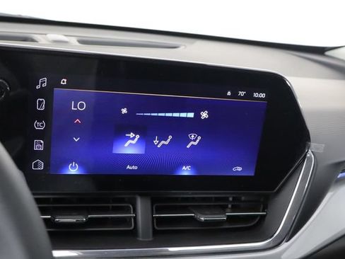 Used 2025 Chevrolet Trax LT w/ Driver Confidence Package FWD image 26