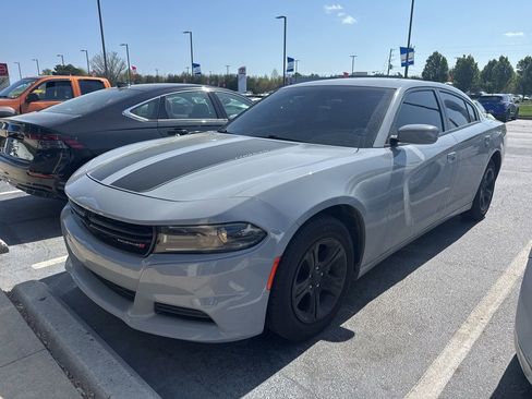 Used 2022 Dodge Charger SXT image 1