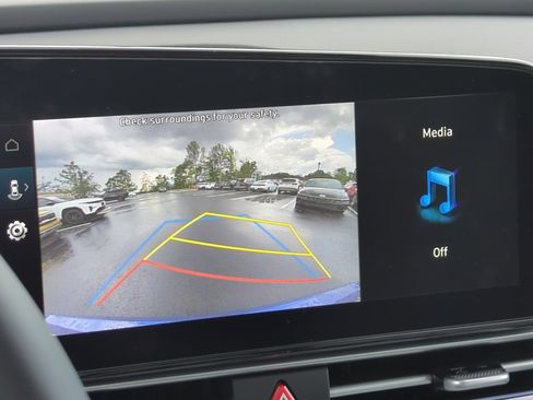 Certified 2025 Hyundai Elantra Limited FWD image 25