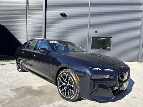 Used 2024 BMW 760i xDrive image 9