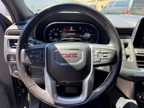 Used 2023 GMC Yukon SLT AWD/4WD image 22