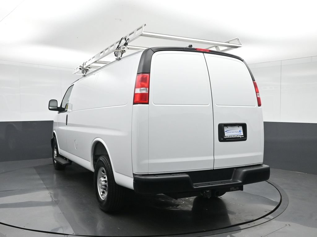 Used 2025 Chevrolet Express 2500 RWD image 5