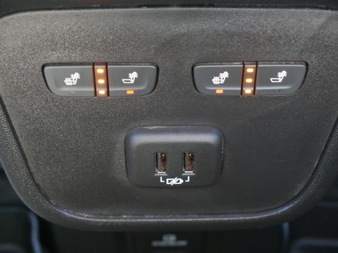 Used 2024 Chevrolet Equinox Premier AWD/4WD image 15