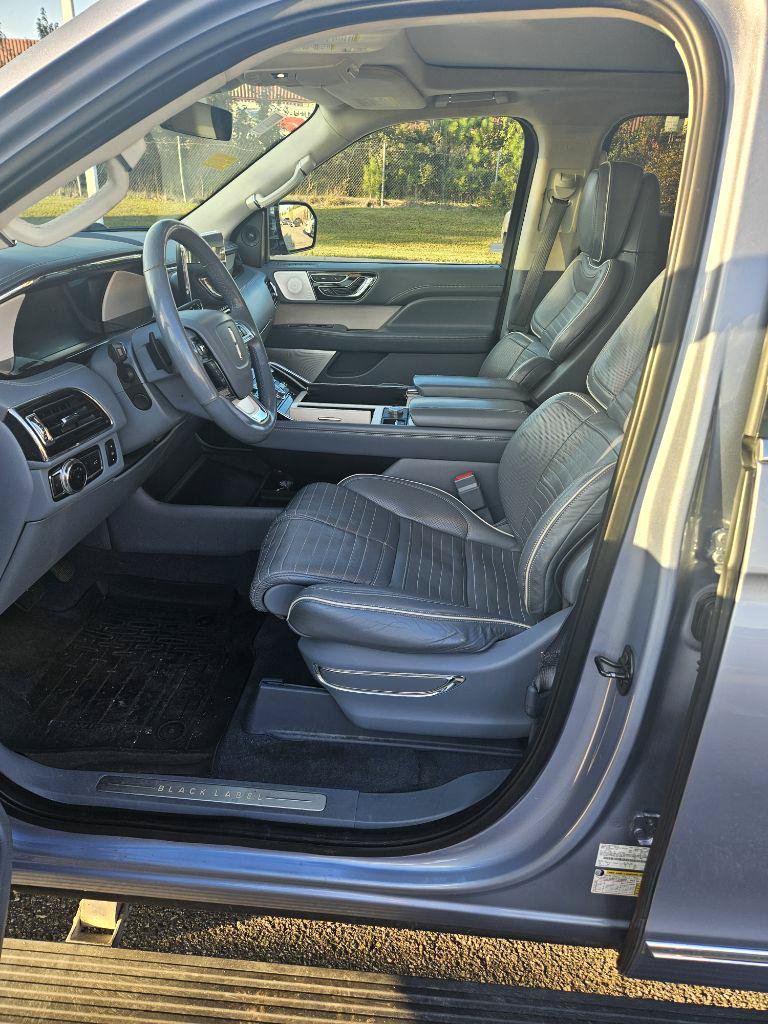 Used 2020 Lincoln Navigator L Black Label AWD/4WD image 3