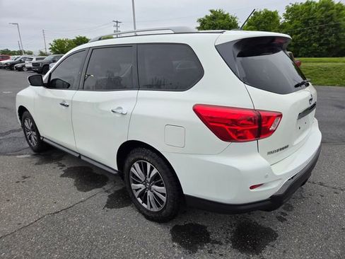 Used 2018 Nissan Pathfinder SV AWD/4WD image 16
